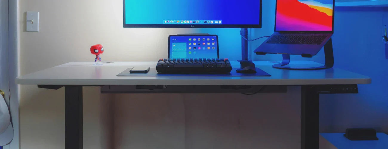 How to Choose a Computer Desk: 10 Things to Focus on